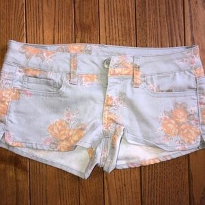 American Eagle floral shorts!